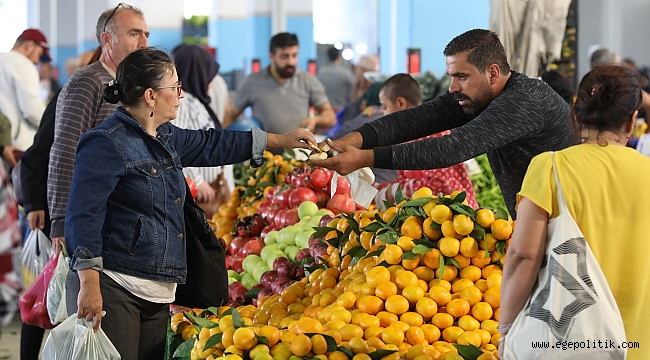 Buca Pazarı hizmete açıldı
