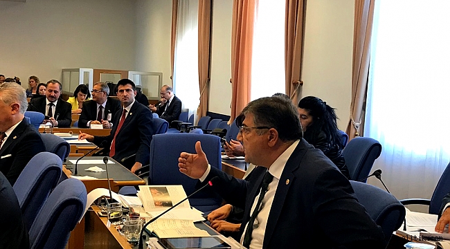 CHP'li Sındır, “hastanelerin şirket, hastaların müşteri olduğu bir sağlık sistemi inşa ettiler”