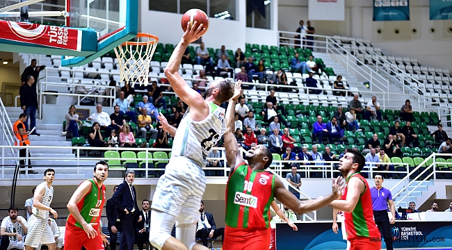 Yeşil-beyazlılar Faruk Beşok  yönetiminde çıktığı ilk maçı farklı kazand ı