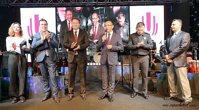 Besteler Tanju Okan için yarıştı