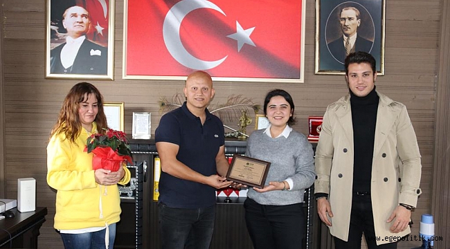 Çeşmeli muhtara ‘Teşekkür Belgesi’