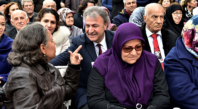 Sağlıklı Yaş Alma Merkezi  şarkılarla açıldı