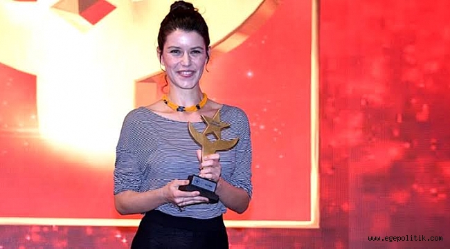 Beren Saat: Ödülümü İstanbul Üniversitesi öğrencilerinin onur mücadelesine adıyorum