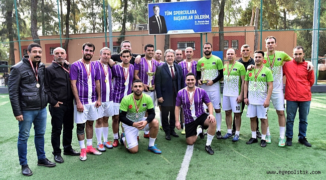 Bornova Belediyesi’nden   birimler arası futbol turnuvası