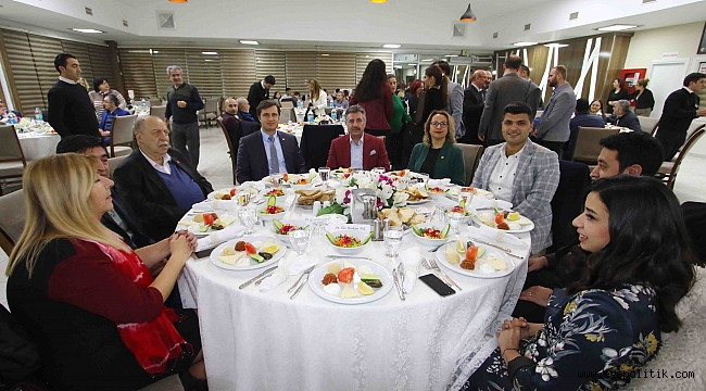 CHP Bayraklı'da dayanışma gecesi