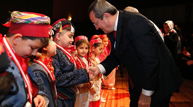 Konak’ta Halk oyunları şenliği göz doldurdu