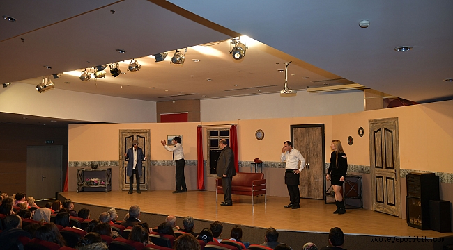 Çiğli’de “Karmakarışık” Oyununa Büyük İlgi