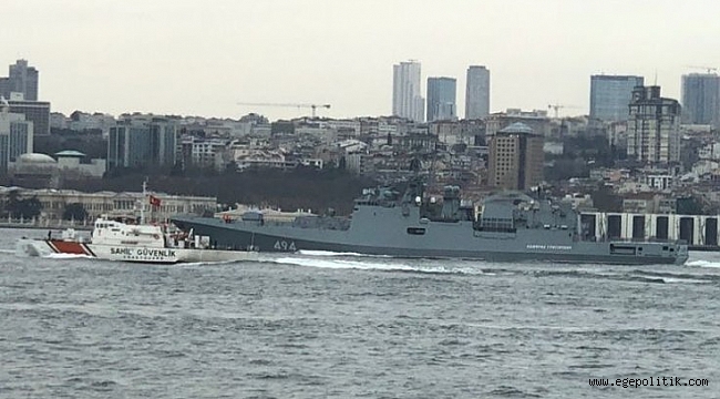 Rus savaş gemileri İstanbul Boğazı'ndan geçti