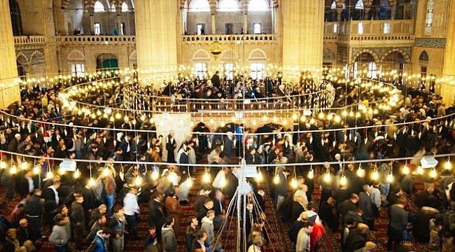 Cuma namazı iptal mi? Diyanet'ten açıklama