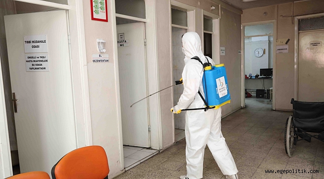 Bayraklı da dezenfeksiyon her alanda devam ediyor