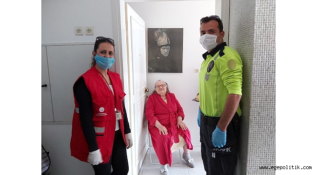 Foça&#039;da bayram evlere kadar geldi