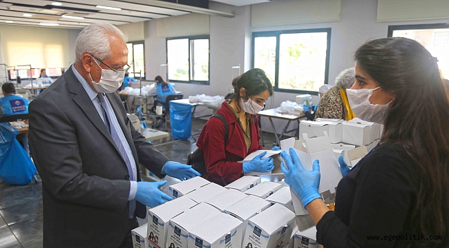 Selvitopu maske üretimini inceledi