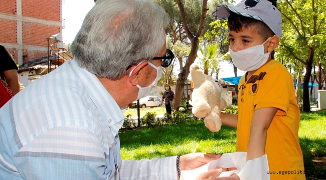 Başkan Eriş’ten çocuklara sürprizler