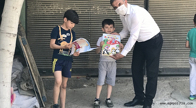 Beydağ’da çocuklara steril maske ve hikaye kitabı dağıtıldı