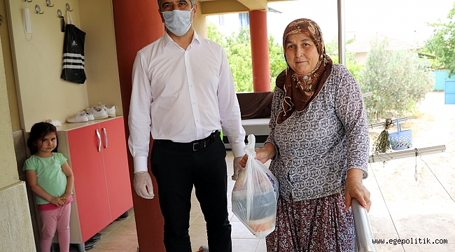 İftar Paketleri Mendereslilerle Buluştu