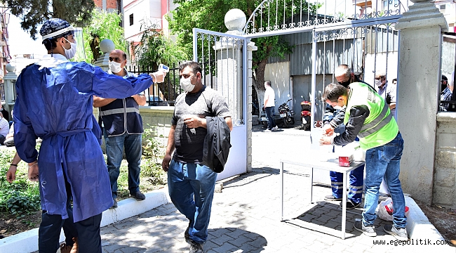 İlk Cuma’da maske ve seccadeler   Bornova Belediyesi’nden