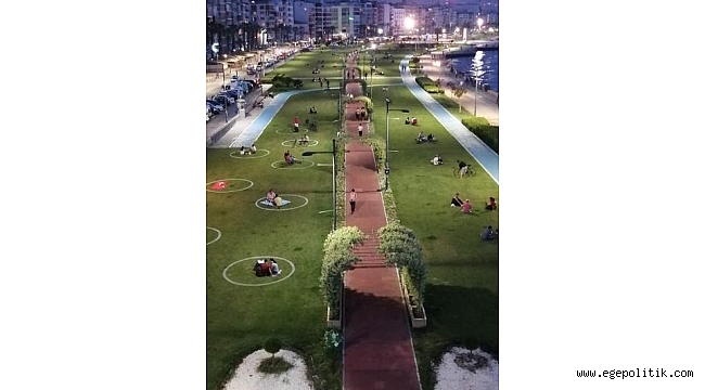 İzmir’de yeşil alanda çemberli sosyal mesafe dönemi
