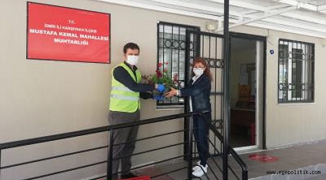 Kadın muhtarlara anneler günü sürprizi