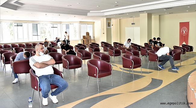 Bornova Belediyesi işverenler ile iş arayanları biraraya getiriyor