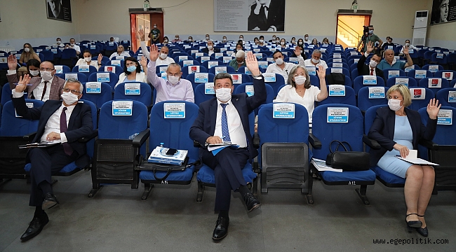 Gaziemir Belediye Başkanı Halil Arda,“Beni koltuktan indirmek isteyenler hayal görüyor”