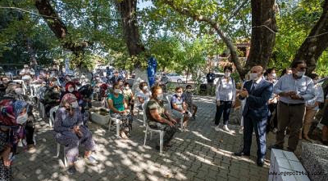 İzmir Büyükşehir Belediyesi’nden köylülere hijyen kiti ve gıda kolisi