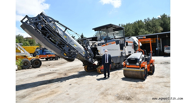 Karabağlar' ın yollarında asfalt devrimi