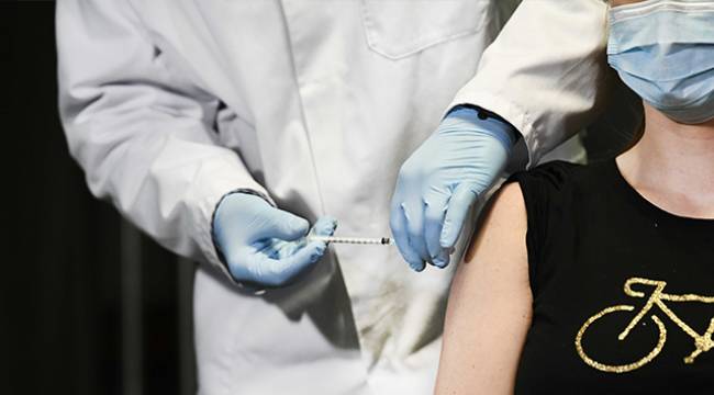 Moderna geliştirdiği aşının Covid-19'un yeni türlerine karşı etkili olduğunu açıkladı