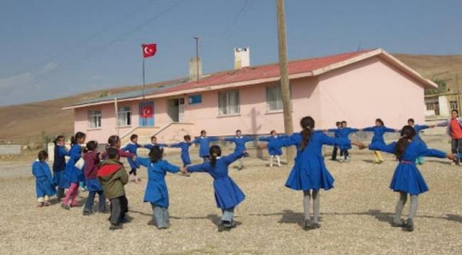 15 köy okulunda yüz yüze eğitim ertelendi