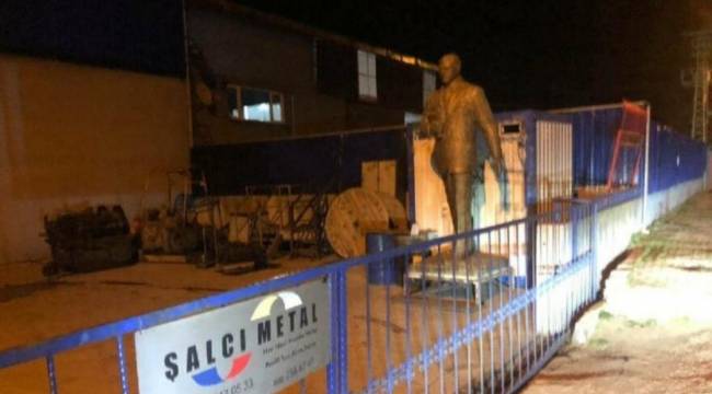 Atatürk heykelini hurda diye sattılar