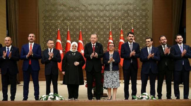 Erdoğan'ın hem kabinede hem de parti yönetiminde bazı değişikliklere gideceği konuşuluyor