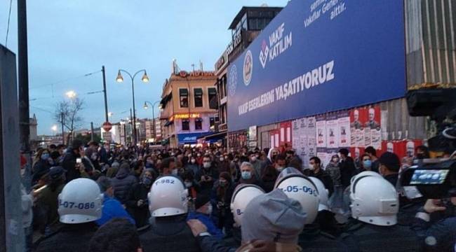 Kadıköy'de gözaltına alınan 23 kişi adliyeye sevk edildi