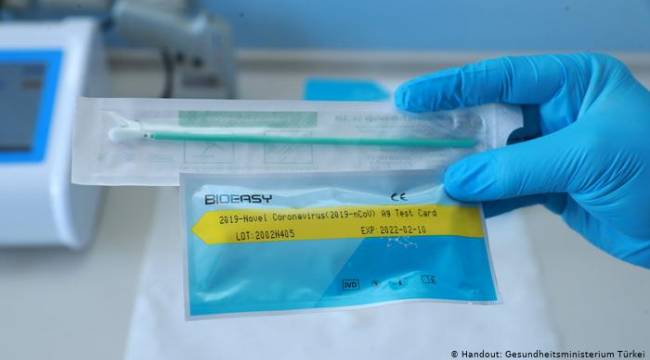 Salgında yeni dalga ve pikler bekleniyor: Vaka sayısı artarken test sayısı düşüyor!