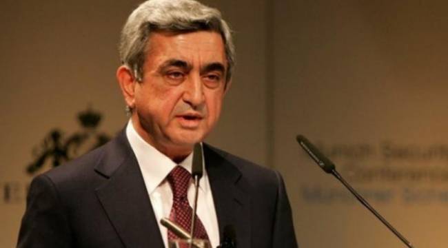 Sarkisyan Genelkurmay Başkanı'nı görevden almayı reddetti