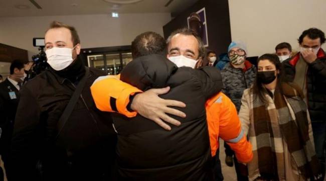 Serbest bırakılan Türk denizciler İstanbul'a getirildi