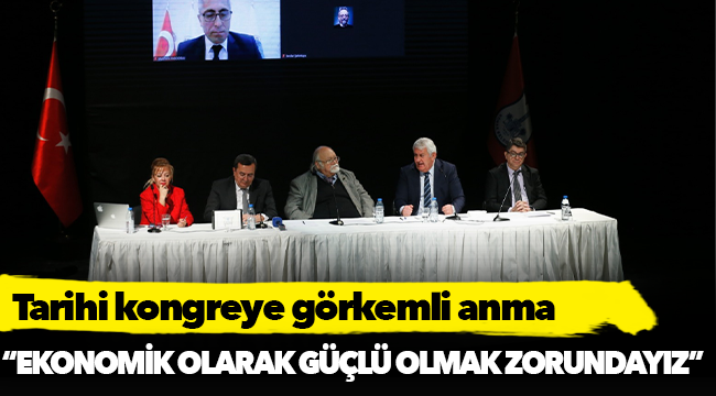 Tarihi kongreye  görkemli anma