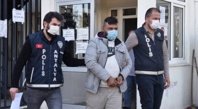 Canlı yayında çocuğuna istismarda bulunan baba gözaltına alındı