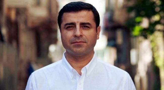 Demirtaş'a 'Cumhurbaşkanına hakaret' suçlamasıyla 3 yıl 6 ay hapis cezası
