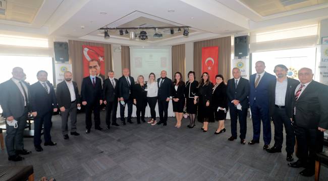 İZSİAD Genel Kurulu “Küçükkurt” dedi