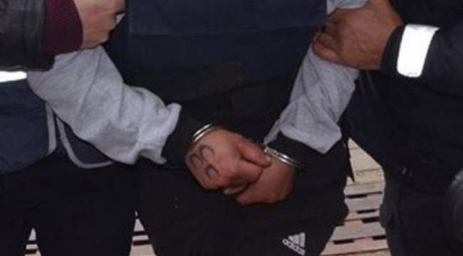 Katil zanlısının 'üç hilal' dövmesinin görünmesine soruşturma!