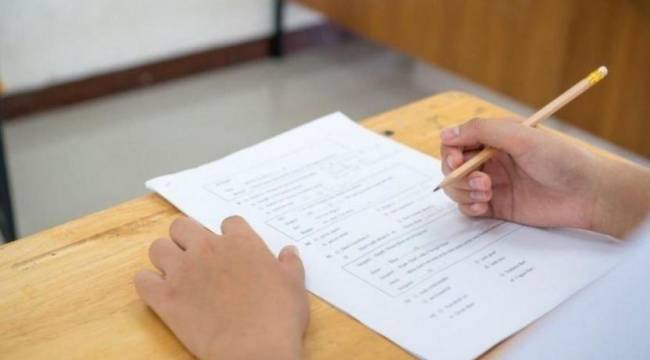 Liselerde yüz yüze sınavlar ertelendi