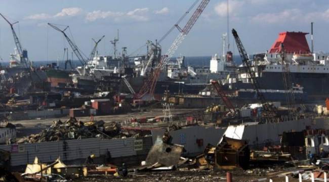 600 tonluk asbestli gemiye tepki: 'Zehir yüklü gemilerin sökümüne hayır'