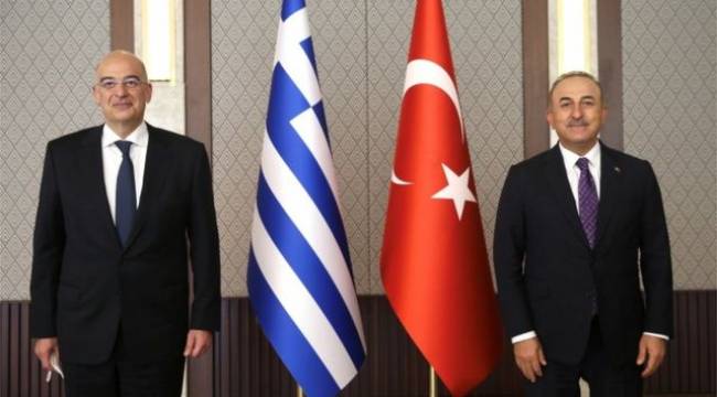 Çavuşoğlu'yla Dendias arasında 'egemenlik hakkı' tartışması