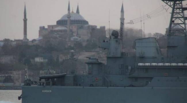İki Rus savaş gemisi Boğaz'dan geçerek Karadeniz'e girdi