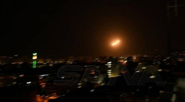 İsrail'in hava saldırısında 4 Suriye askeri yaralandı