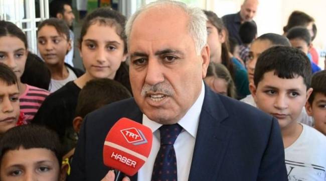 Mardin'de bir muhtar AKP'li belediye başkanının şikayetiyle görevden uzaklaştırıldı