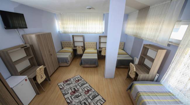 Öğrenci yurduna "Cumhurbaşkanına hakaret suçundan mahkûm olmamak" şartı