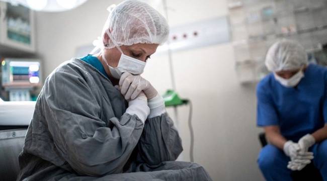 Sağlık Bakanlığı; sağlık çalışanlarının izinleri durdurdu, istifa ve emeklilik başvurularını askıya aldı