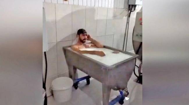 'Süt banyosu'ndan 15 yıl hapsi istenen işçiler hakim karşısında