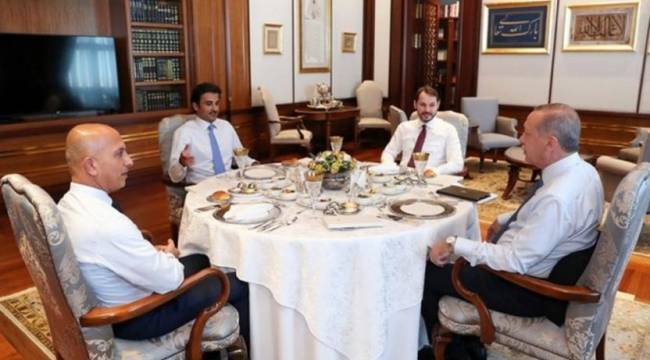 Cem Uzan: AKP'nin paraları Katar'da, bu fotoğraf ibretlik bir rezalet fotoğrafıdır