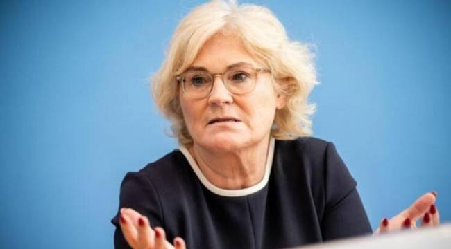 Almanya Adalet Bakanı: Maske zorunluluğu gözden geçirilmeli